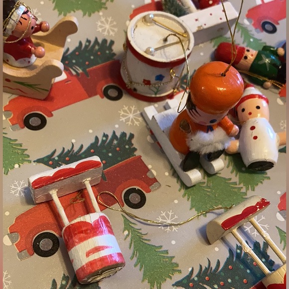 🌲❄️🎄 Mini Vintage Christmas Ornaments 🌲❄️🎄 13 pcs. - Picture 4 of 6